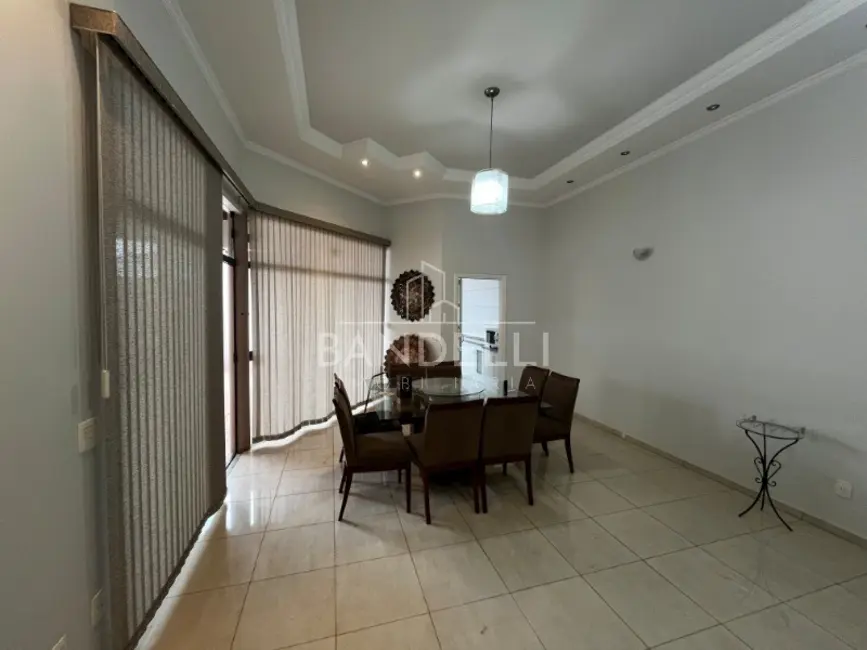 Casa com 3 quartos à venda e para alugar, 180m2 em Jardim das Estações (Vila Xavier), Araraquara - SP - imagem 7 Foto 7 de Casa com 3 quartos à venda e para alugar, 180m2 em Jardim das Estações (Vila Xavier), Araraquara - SP