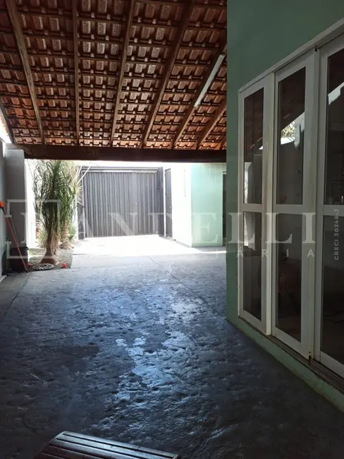 Casa com 3 quartos à venda, 132m2 em Jardim Roberto Selmi Dei, Araraquara - SP - imagem 3 Foto 3 de Casa com 3 quartos à venda, 132m2 em Jardim Roberto Selmi Dei, Araraquara - SP