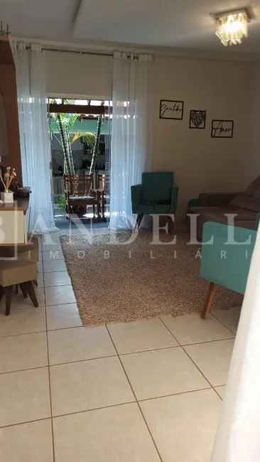 Casa com 3 quartos à venda, 132m2 em Jardim Roberto Selmi Dei, Araraquara - SP - imagem 9 Foto 9 de Casa com 3 quartos à venda, 132m2 em Jardim Roberto Selmi Dei, Araraquara - SP
