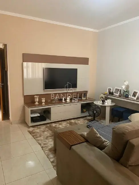 Foto 3 de Casa de Condomínio com 2 quartos à venda, 147m2 em Araraquara - SP