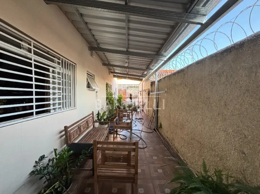 Casa com 3 quartos à venda e para alugar, 182m2 em Jardim do Carmo, Araraquara - SP - imagem 6 Foto 6 de Casa com 3 quartos à venda e para alugar, 182m2 em Jardim do Carmo, Araraquara - SP