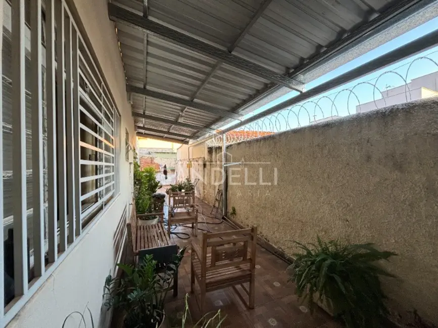 Casa com 3 quartos à venda e para alugar, 182m2 em Jardim do Carmo, Araraquara - SP - imagem 5 Foto 5 de Casa com 3 quartos à venda e para alugar, 182m2 em Jardim do Carmo, Araraquara - SP