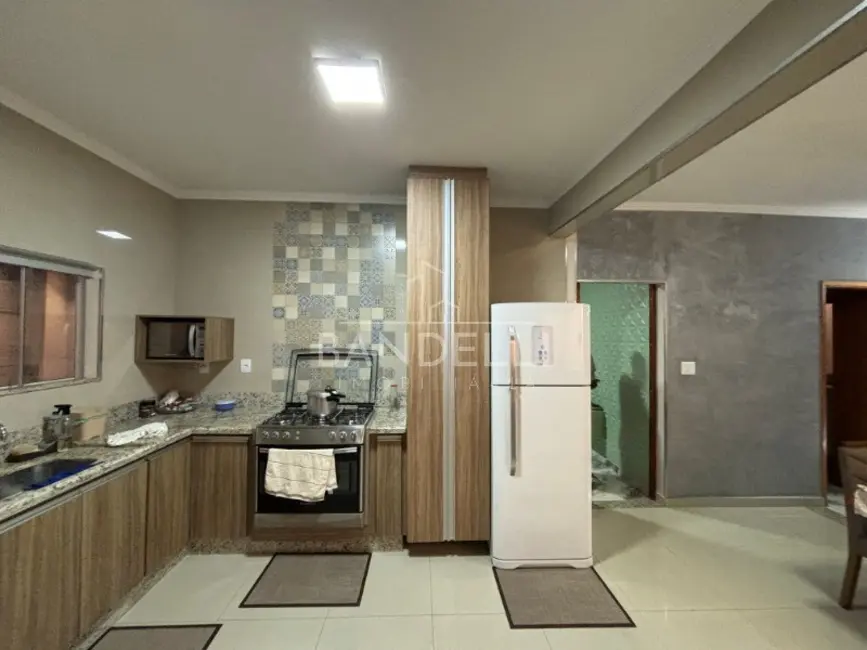 Casa com 3 quartos à venda, 142m2 em Jardim Dumont, Araraquara - SP - imagem 5 Foto 5 de Casa com 3 quartos à venda, 142m2 em Jardim Dumont, Araraquara - SP