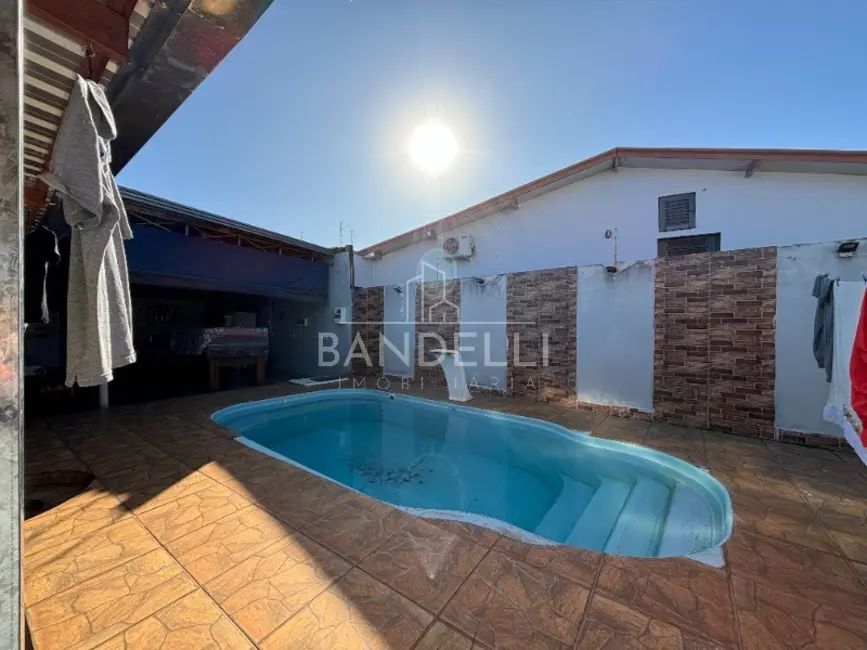 Casa com 2 quartos à venda, 78m2 em Jardim Maria Luiza, Araraquara - SP - imagem 4 Foto 4 de Casa com 2 quartos à venda, 78m2 em Jardim Maria Luiza, Araraquara - SP