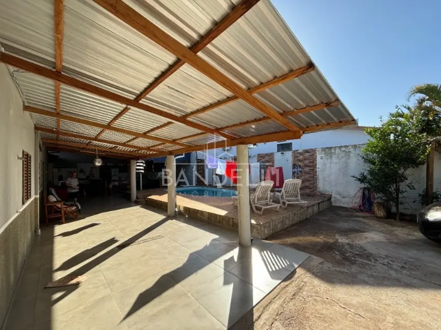 Casa com 2 quartos à venda, 78m2 em Jardim Maria Luiza, Araraquara - SP - imagem 3 Foto 3 de Casa com 2 quartos à venda, 78m2 em Jardim Maria Luiza, Araraquara - SP