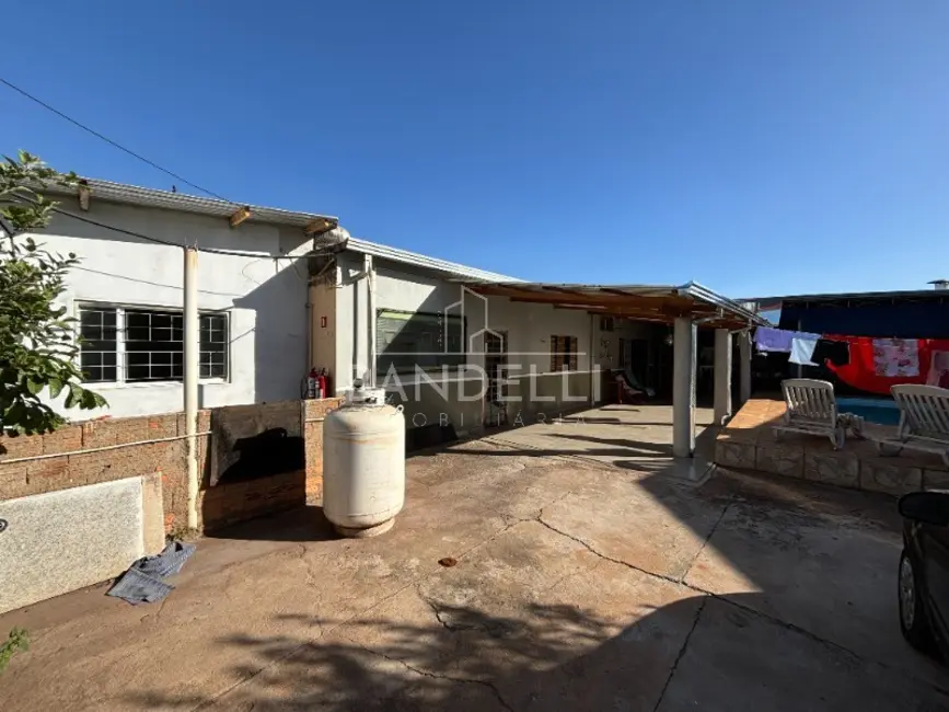 Casa com 2 quartos à venda, 78m2 em Jardim Maria Luiza, Araraquara - SP - imagem 1 Foto 1 de Casa com 2 quartos à venda, 78m2 em Jardim Maria Luiza, Araraquara - SP