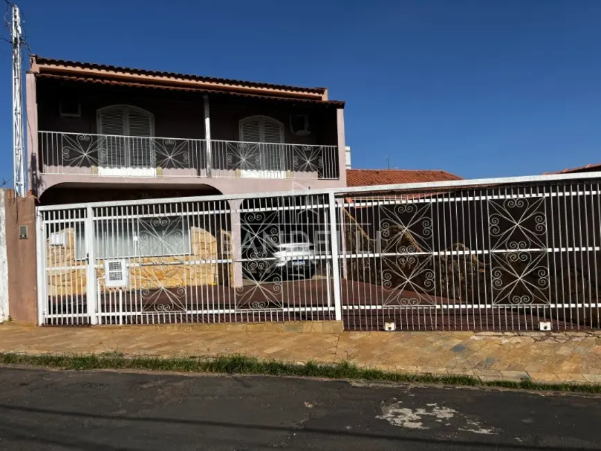 Casa com 4 quartos para alugar, 217m2 em Vila Yamada, Araraquara - SP - imagem 1 Foto 1 de Casa com 4 quartos para alugar, 217m2 em Vila Yamada, Araraquara - SP