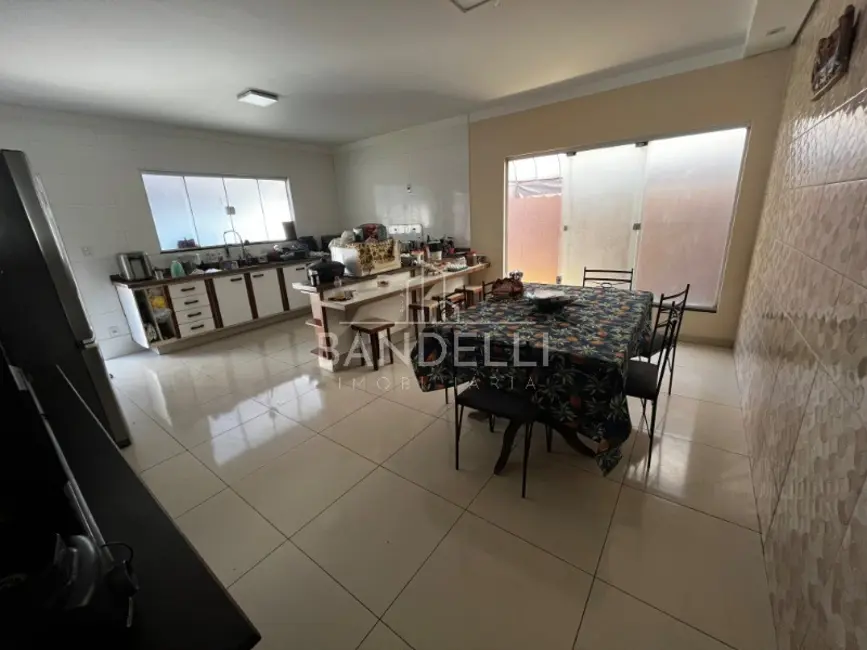 Casa com 4 quartos para alugar, 217m2 em Vila Yamada, Araraquara - SP - imagem 9 Foto 9 de Casa com 4 quartos para alugar, 217m2 em Vila Yamada, Araraquara - SP