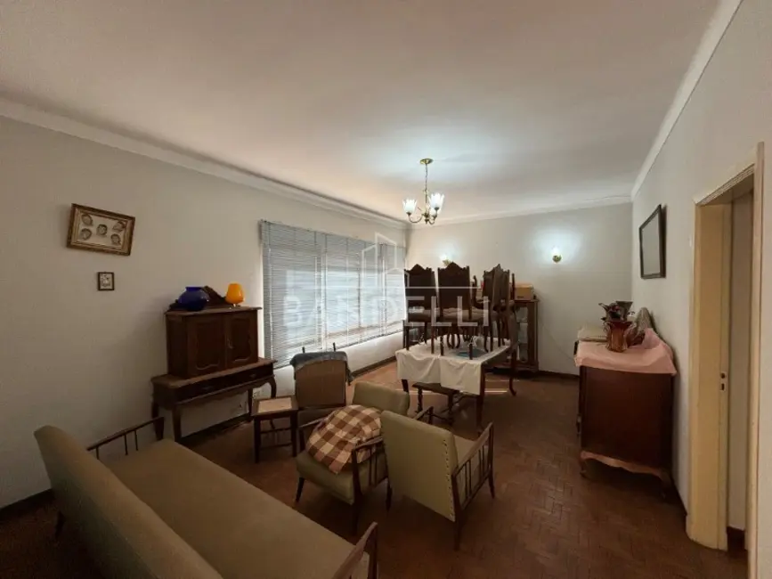 Casa com 3 quartos à venda, 110m2 em Centro, Araraquara - SP - imagem 4 Foto 4 de Casa com 3 quartos à venda, 110m2 em Centro, Araraquara - SP