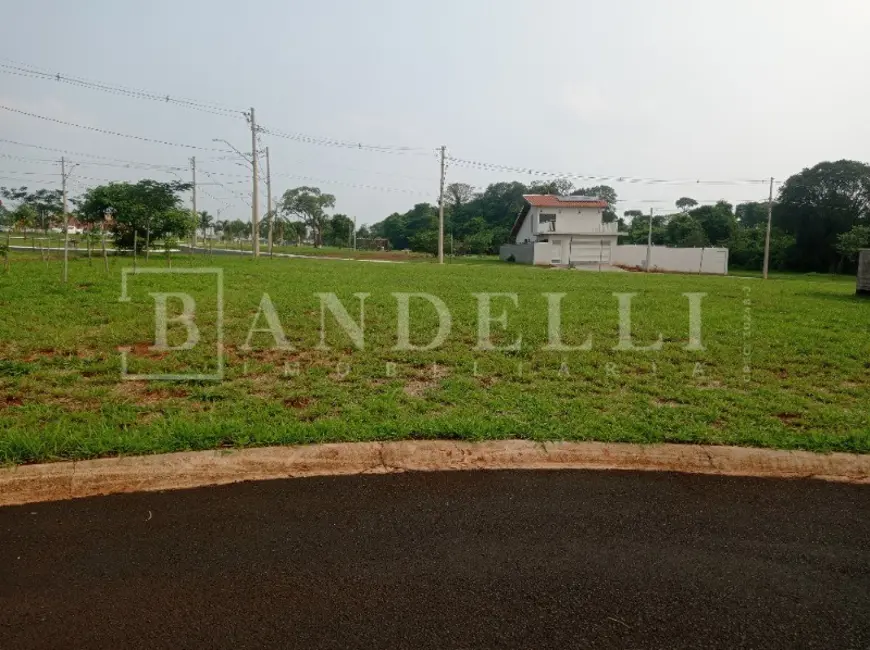 Foto 1 de Terreno / Lote à venda em Jardim São Camilo II, Araraquara - SP