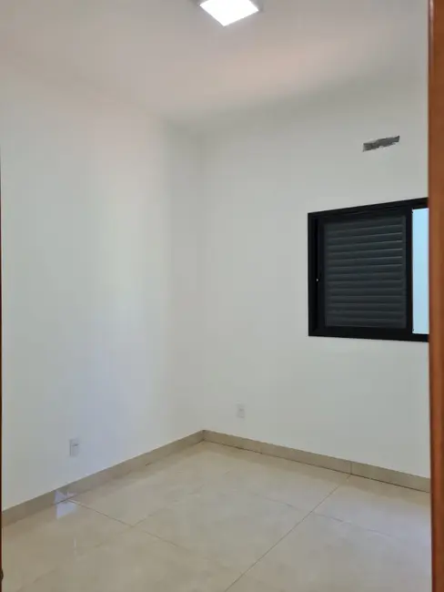 Casa de Condomínio com 3 quartos à venda, 120m2 em Araraquara - SP - imagem 4 Foto 4 de Casa de Condomínio com 3 quartos à venda, 120m2 em Araraquara - SP