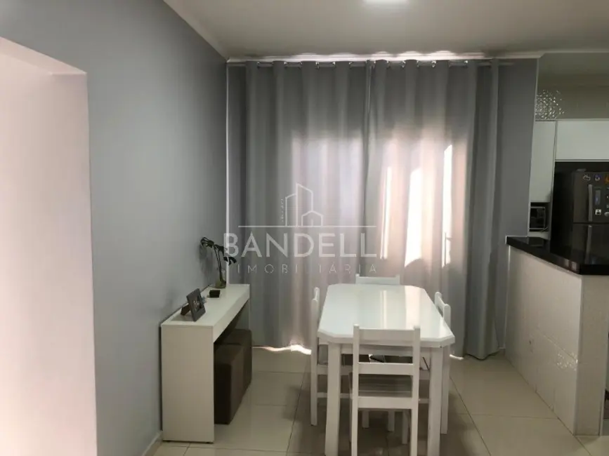 Casa de Condomínio com 2 quartos à venda, 101m2 em Araraquara - SP - imagem 4 Foto 4 de Casa de Condomínio com 2 quartos à venda, 101m2 em Araraquara - SP