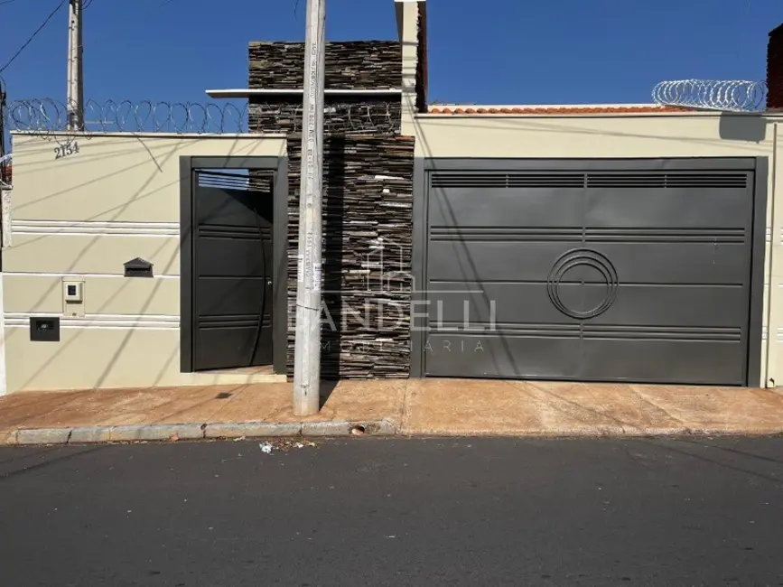 Casa com 3 quartos à venda, 184m2 em Jardim Brasil (Vila Xavier), Araraquara - SP - imagem 1 Foto 1 de Casa com 3 quartos à venda, 184m2 em Jardim Brasil (Vila Xavier), Araraquara - SP