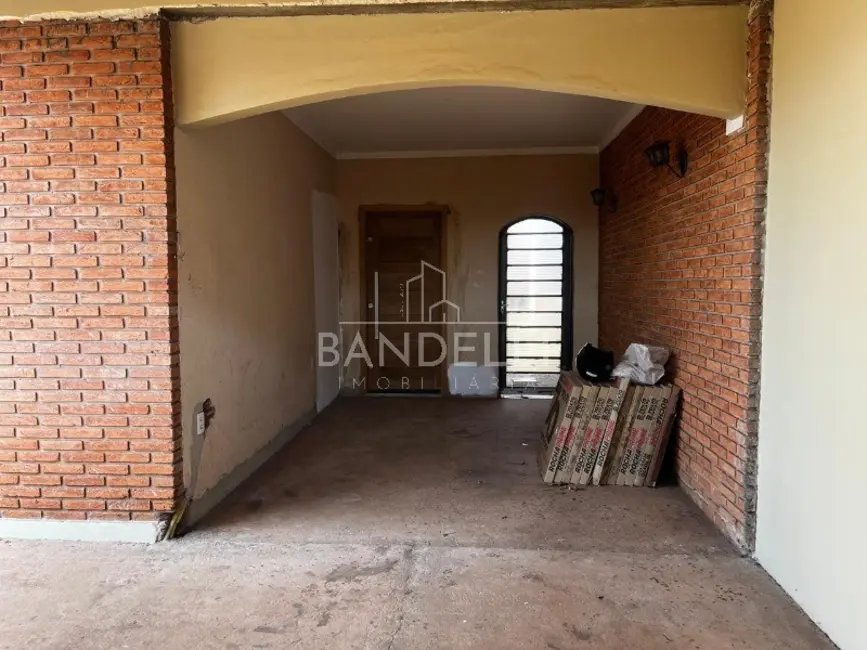 Casa com 3 quartos à venda, 184m2 em Jardim Brasil (Vila Xavier), Araraquara - SP - imagem 4 Foto 4 de Casa com 3 quartos à venda, 184m2 em Jardim Brasil (Vila Xavier), Araraquara - SP