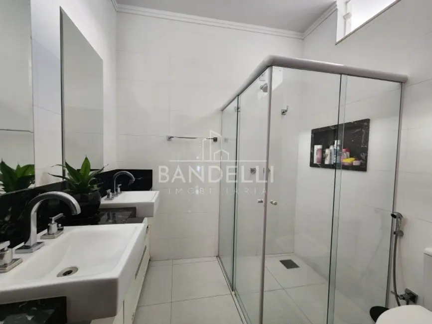 Casa de Condomínio com 3 quartos à venda, 208m2 em Parque Residencial Damha, Araraquara - SP - imagem 9 Foto 9 de Casa de Condomínio com 3 quartos à venda, 208m2 em Parque Residencial Damha, Araraquara - SP