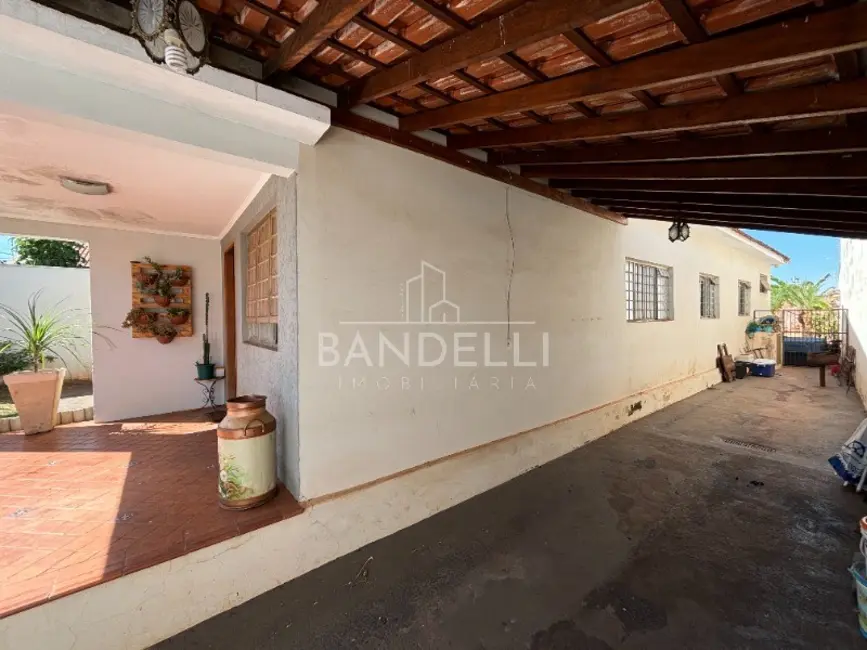 Casa com 3 quartos à venda, 160m2 em Vila Xavier (Vila Xavier), Araraquara - SP - imagem 3 Foto 3 de Casa com 3 quartos à venda, 160m2 em Vila Xavier (Vila Xavier), Araraquara - SP