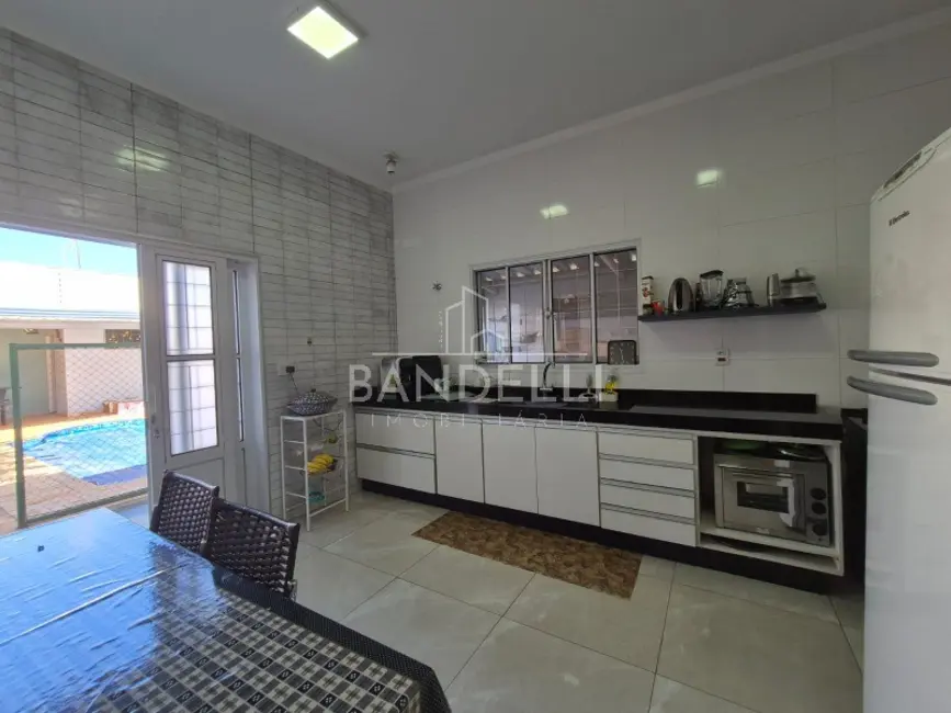 Casa com 2 quartos à venda, 164m2 em Cidade Jardim, Araraquara - SP - imagem 6 Foto 6 de Casa com 2 quartos à venda, 164m2 em Cidade Jardim, Araraquara - SP