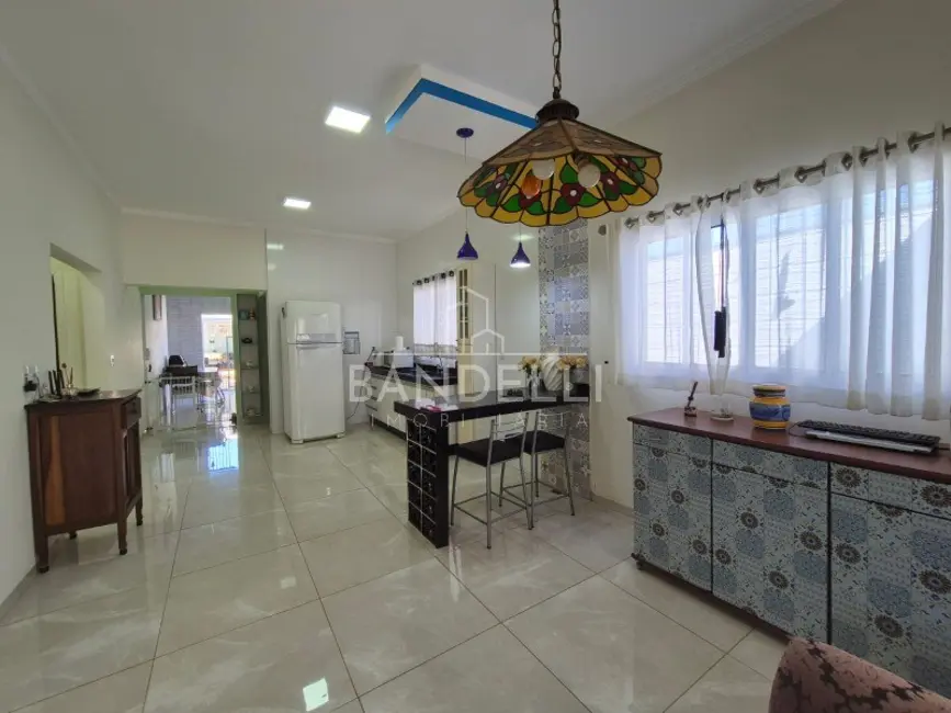 Casa com 2 quartos à venda, 164m2 em Cidade Jardim, Araraquara - SP - imagem 3 Foto 3 de Casa com 2 quartos à venda, 164m2 em Cidade Jardim, Araraquara - SP