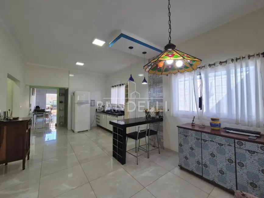 Casa com 2 quartos à venda, 164m2 em Cidade Jardim, Araraquara - SP - imagem 4 Foto 4 de Casa com 2 quartos à venda, 164m2 em Cidade Jardim, Araraquara - SP