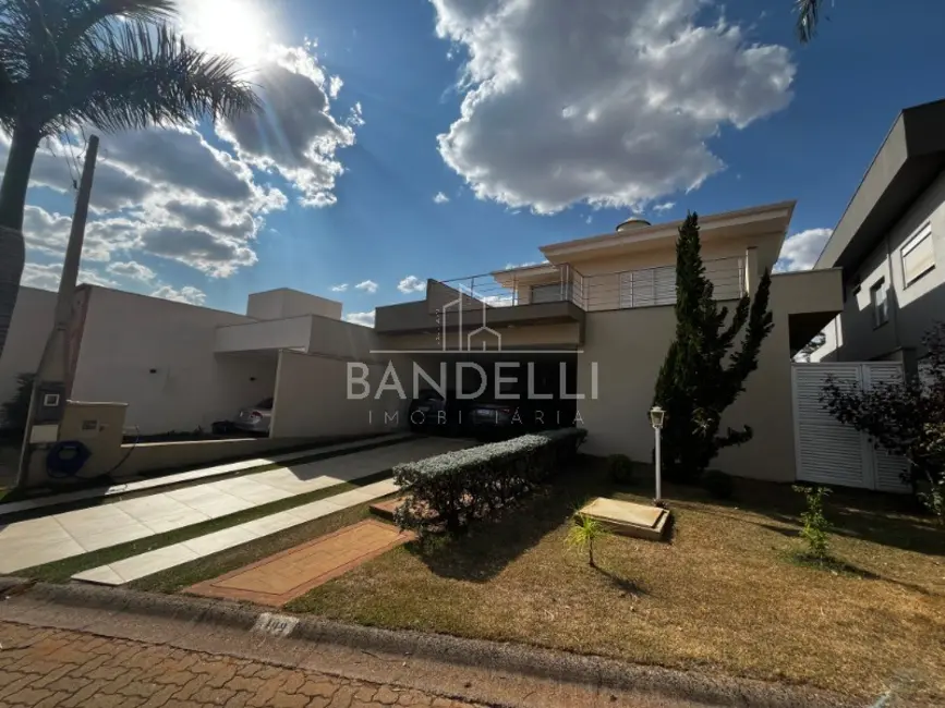 Casa de Condomínio com 3 quartos à venda, 199m2 em Araraquara - SP - imagem 3 Foto 3 de Casa de Condomínio com 3 quartos à venda, 199m2 em Araraquara - SP