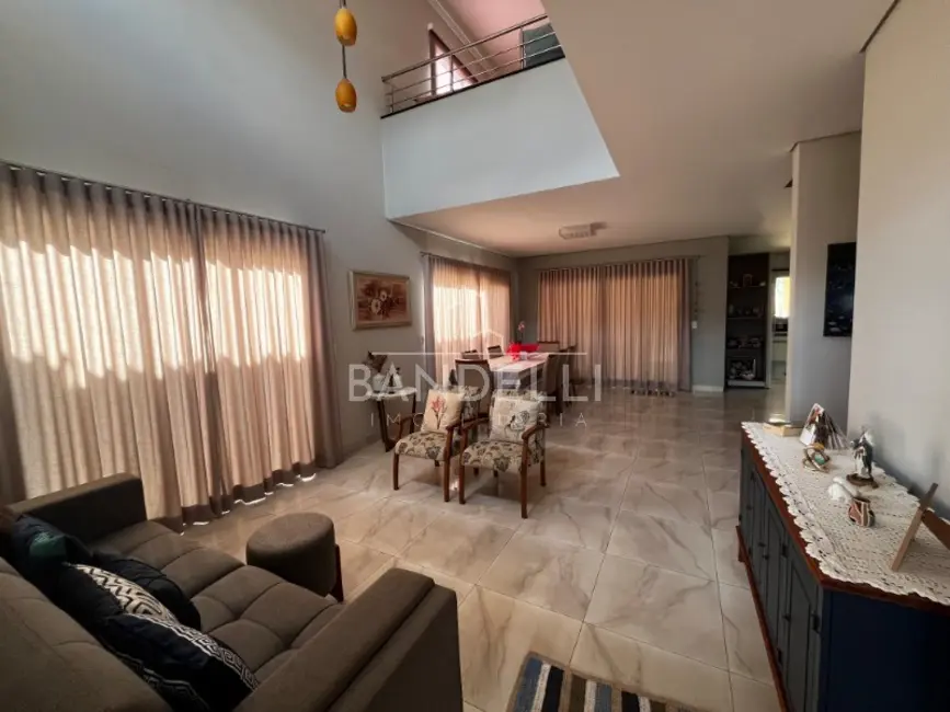 Casa de Condomínio com 3 quartos à venda, 199m2 em Araraquara - SP - imagem 6 Foto 6 de Casa de Condomínio com 3 quartos à venda, 199m2 em Araraquara - SP