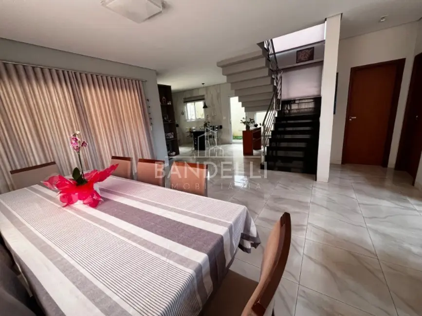 Casa de Condomínio com 3 quartos à venda, 199m2 em Araraquara - SP - imagem 8 Foto 8 de Casa de Condomínio com 3 quartos à venda, 199m2 em Araraquara - SP