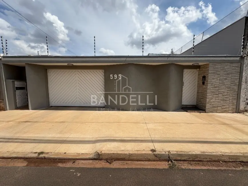 Sala Comercial com 3 quartos à venda, 322m2 em Jardim das Roseiras, Araraquara - SP - imagem 1 Foto 1 de Sala Comercial com 3 quartos à venda, 322m2 em Jardim das Roseiras, Araraquara - SP