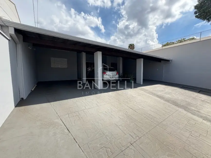 Sala Comercial com 3 quartos à venda, 322m2 em Jardim das Roseiras, Araraquara - SP - imagem 3 Foto 3 de Sala Comercial com 3 quartos à venda, 322m2 em Jardim das Roseiras, Araraquara - SP