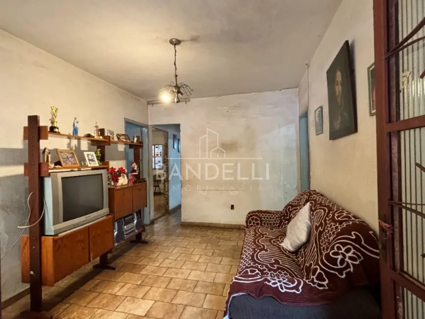 Casa com 3 quartos à venda, 175m2 em Jardim Dom Pedro I, Araraquara - SP - imagem 4 Foto 4 de Casa com 3 quartos à venda, 175m2 em Jardim Dom Pedro I, Araraquara - SP
