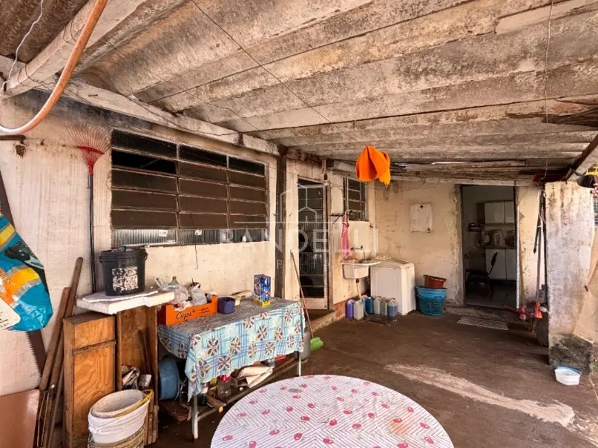 Casa com 3 quartos à venda, 175m2 em Jardim Dom Pedro I, Araraquara - SP - imagem 6 Foto 6 de Casa com 3 quartos à venda, 175m2 em Jardim Dom Pedro I, Araraquara - SP