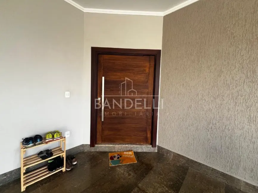 Casa com 3 quartos à venda, 205m2 em Araraquara - SP - imagem 5 Foto 5 de Casa com 3 quartos à venda, 205m2 em Araraquara - SP