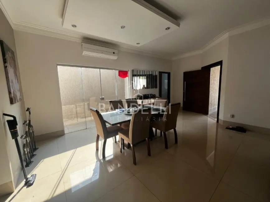 Casa com 3 quartos à venda, 205m2 em Araraquara - SP - imagem 9 Foto 9 de Casa com 3 quartos à venda, 205m2 em Araraquara - SP
