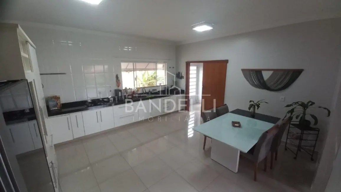 Foto 6 de Casa de Condomínio com 3 quartos à venda, 235m2 em Araraquara - SP