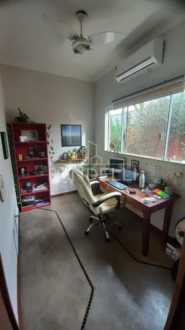 Foto 8 de Casa de Condomínio com 3 quartos à venda, 235m2 em Araraquara - SP