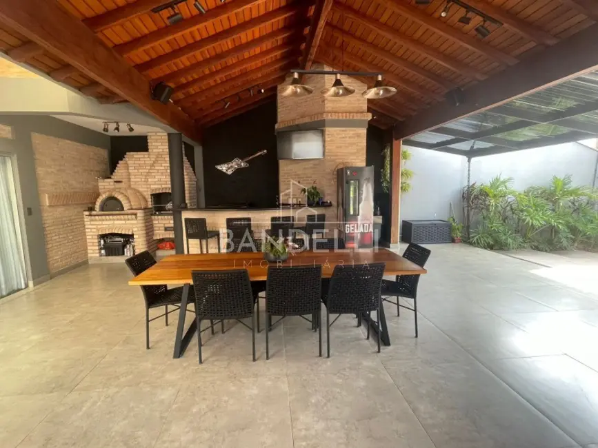Casa com 2 quartos à venda, 220m2 em Araraquara - SP - imagem 5 Foto 5 de Casa com 2 quartos à venda, 220m2 em Araraquara - SP