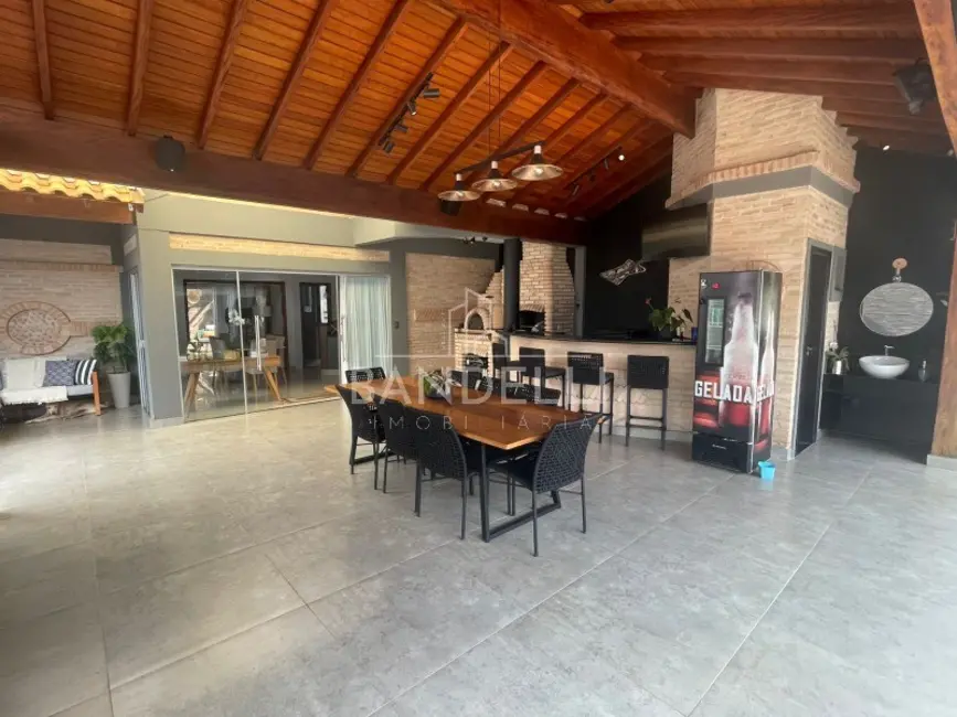 Casa com 2 quartos à venda, 220m2 em Araraquara - SP - imagem 4 Foto 4 de Casa com 2 quartos à venda, 220m2 em Araraquara - SP