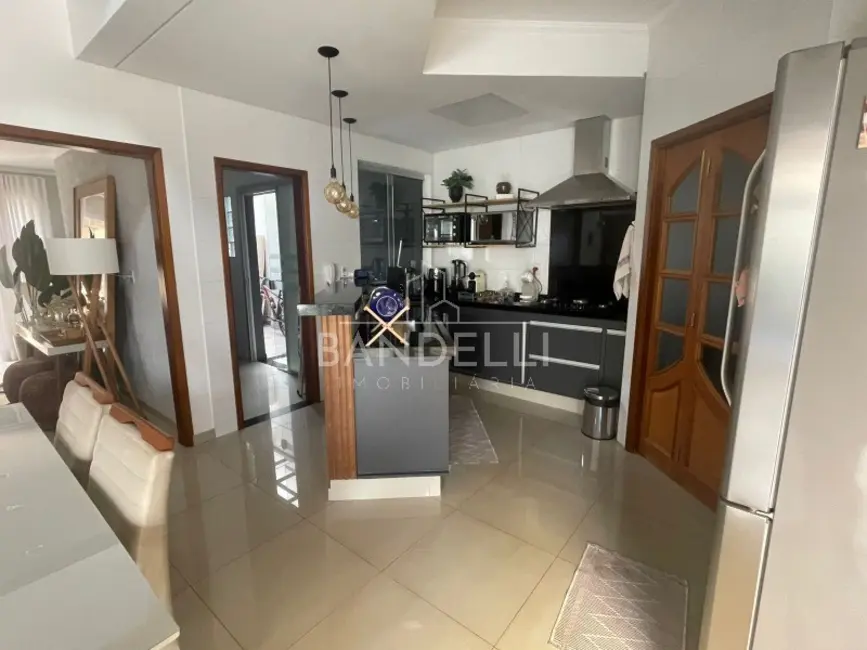Casa com 2 quartos à venda, 220m2 em Araraquara - SP - imagem 8 Foto 8 de Casa com 2 quartos à venda, 220m2 em Araraquara - SP