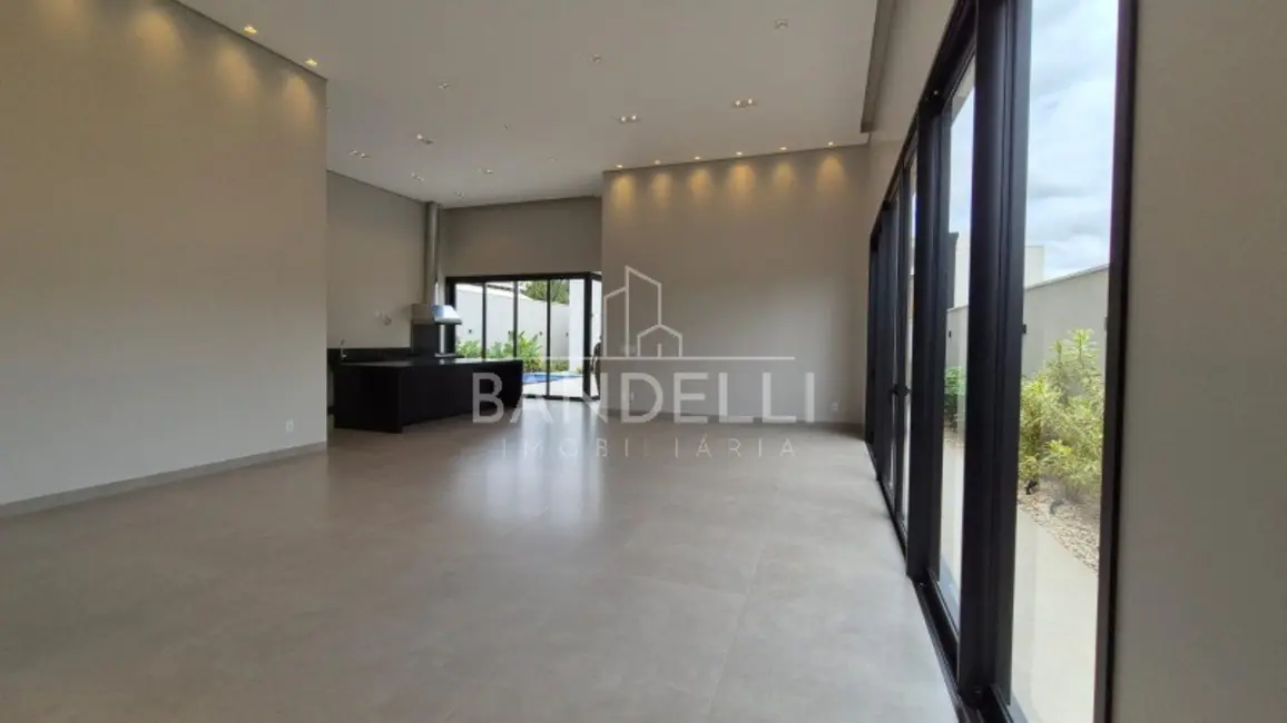 Casa de Condomínio com 4 quartos à venda, 312m2 em Residencial Portal dos Oitis, Araraquara - SP - imagem 4 Foto 4 de Casa de Condomínio com 4 quartos à venda, 312m2 em Residencial Portal dos Oitis, Araraquara - SP