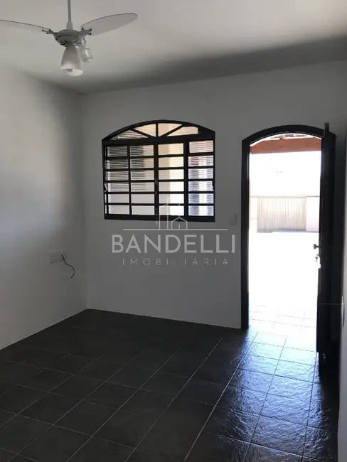 Casa com 1 quarto à venda, 105m2 em Parque Laranjeiras, Araraquara - SP - imagem 9 Foto 9 de Casa com 1 quarto à venda, 105m2 em Parque Laranjeiras, Araraquara - SP
