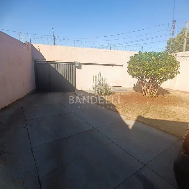 Casa com 1 quarto à venda, 105m2 em Parque Laranjeiras, Araraquara - SP - imagem 4 Foto 4 de Casa com 1 quarto à venda, 105m2 em Parque Laranjeiras, Araraquara - SP