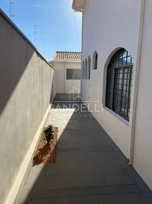 Casa com 3 quartos à venda e para alugar, 124m2 em Araraquara - SP - imagem 4 Foto 4 de Casa com 3 quartos à venda e para alugar, 124m2 em Araraquara - SP