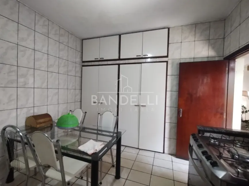 Casa com 3 quartos à venda, 210m2 em Centro, Araraquara - SP - imagem 6 Foto 6 de Casa com 3 quartos à venda, 210m2 em Centro, Araraquara - SP