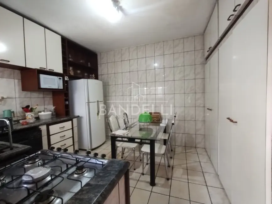 Casa com 3 quartos à venda, 210m2 em Centro, Araraquara - SP - imagem 8 Foto 8 de Casa com 3 quartos à venda, 210m2 em Centro, Araraquara - SP