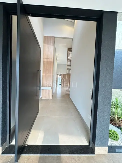 Casa de Condomínio com 3 quartos à venda, 271m2 em Parque Residencial Damha, Araraquara - SP - imagem 4 Foto 4 de Casa de Condomínio com 3 quartos à venda, 271m2 em Parque Residencial Damha, Araraquara - SP