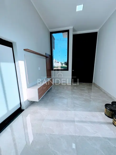 Foto 2 de Casa de Condomínio com 3 quartos à venda, 154m2 em Araraquara - SP