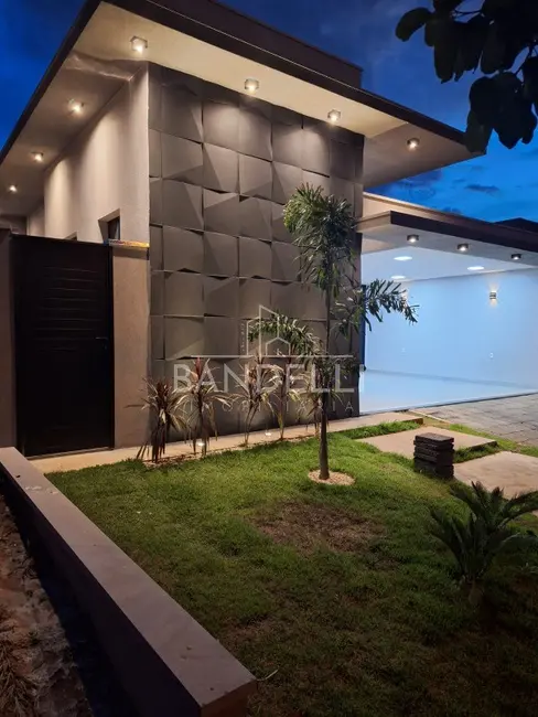 Casa de Condomínio com 3 quartos à venda, 171m2 em Araraquara - SP - imagem 2 Foto 2 de Casa de Condomínio com 3 quartos à venda, 171m2 em Araraquara - SP