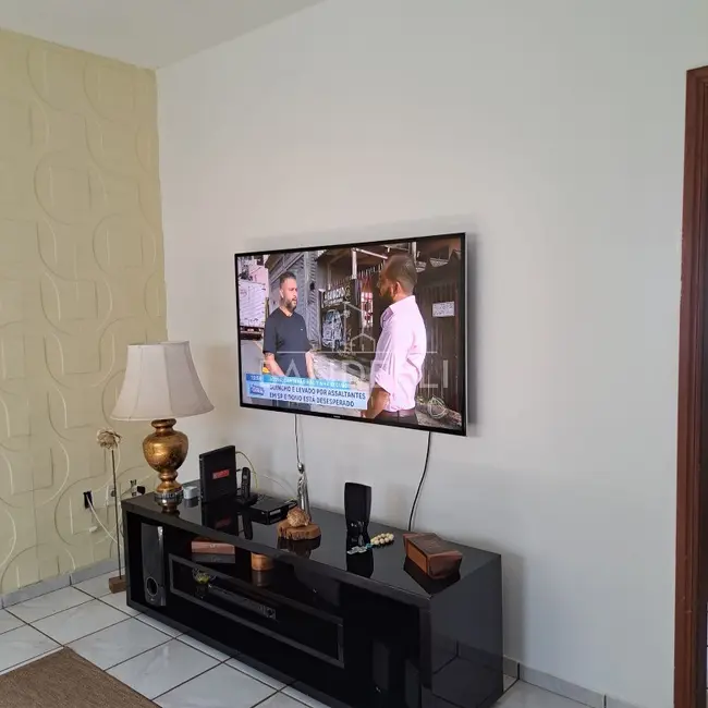 Casa com 3 quartos à venda, 204m2 em Jardim das Estações (Vila Xavier), Araraquara - SP - imagem 7 Foto 7 de Casa com 3 quartos à venda, 204m2 em Jardim das Estações (Vila Xavier), Araraquara - SP