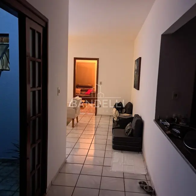 Casa com 3 quartos à venda, 204m2 em Jardim das Estações (Vila Xavier), Araraquara - SP - imagem 1 Foto 1 de Casa com 3 quartos à venda, 204m2 em Jardim das Estações (Vila Xavier), Araraquara - SP
