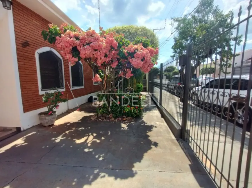 Casa com 3 quartos à venda, 211m2 em Araraquara - SP - imagem 3 Foto 3 de Casa com 3 quartos à venda, 211m2 em Araraquara - SP
