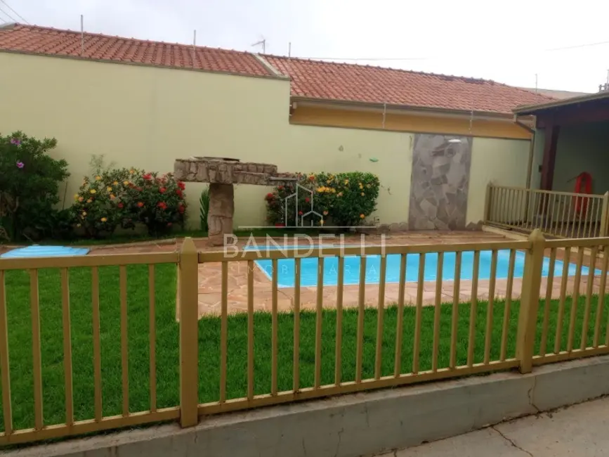 Casa com 3 quartos à venda, 210m2 em Vila Suconasa, Araraquara - SP - imagem 3 Foto 3 de Casa com 3 quartos à venda, 210m2 em Vila Suconasa, Araraquara - SP
